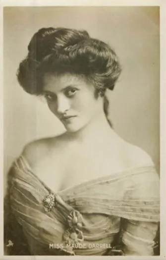 Vintage photos of women from Belle Époque