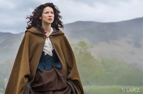 Stage costumes of Outlander series. Scottish 18th-century clothing of Claire Fraser