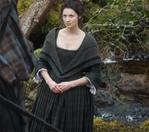 Stage costumes of Outlander series. Scottish 18th-century clothing of Claire Fraser