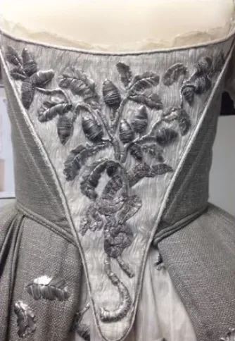 Stage costumes of Outlander series. Scottish 18th-century clothing of Claire Fraser
