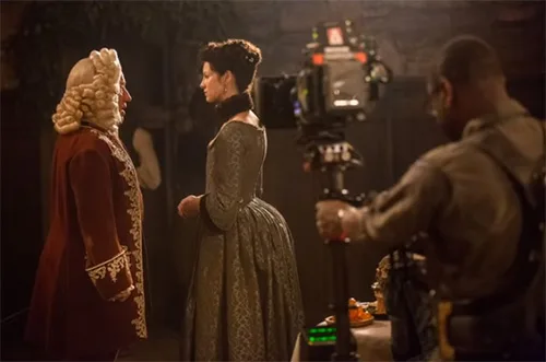 Stage costumes of Outlander series. Scottish 18th-century clothing of Claire Fraser