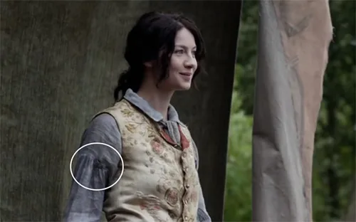 Stage costumes of Outlander series. Scottish 18th-century clothing of Claire Fraser