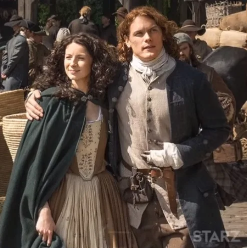 Stage costumes of Outlander series. Scottish 18th-century clothing of Claire Fraser