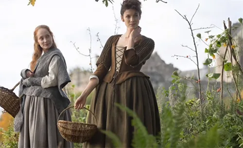 Stage costumes of Outlander series. Women’s Scottish outfits used in this movie