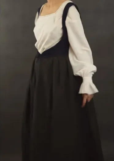 Tudor dress17