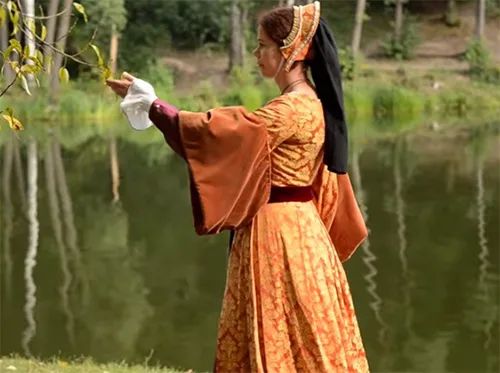 Tudor-era dress. Charming French gown of Anne Boleyn style