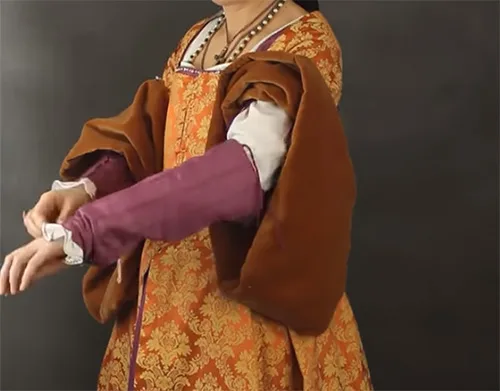 Tudor dress8