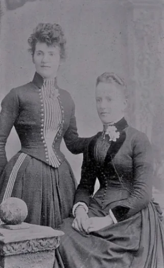 Real-life photos of Victorian-era women