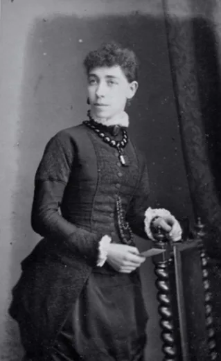 Real-life photos of Victorian-era women