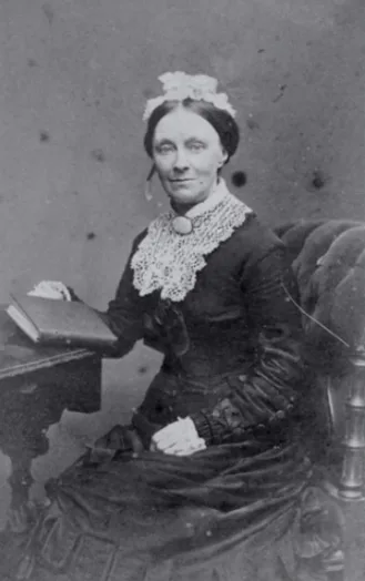 Real-life photos of Victorian-era women