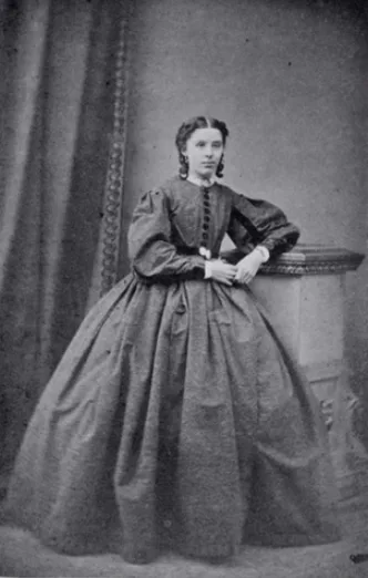Real-life photos of Victorian-era women