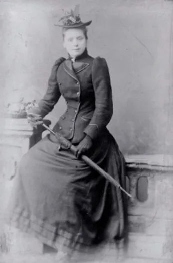 Real-life photos of Victorian-era women