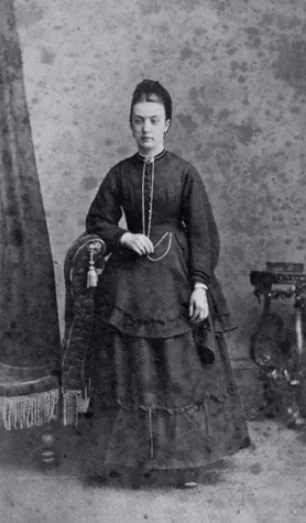 Real-life photos of Victorian-era women