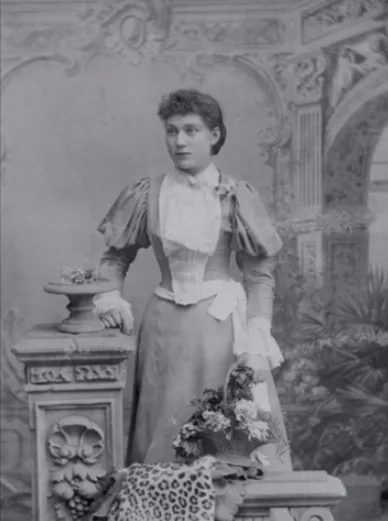 Real-life photos of Victorian-era women