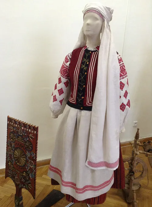 Womens festive clothing2