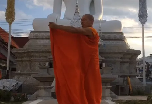 Thai monk1