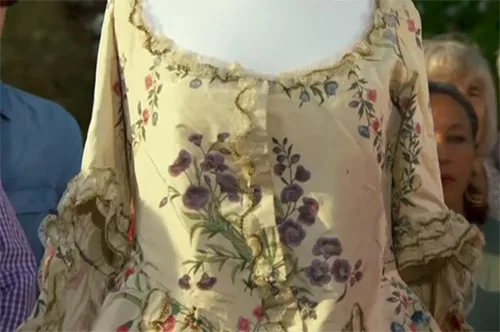 sack back robe1