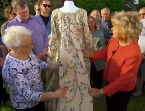 sack back robe10