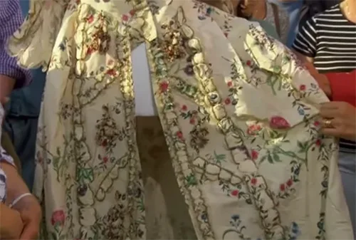 sack back robe6