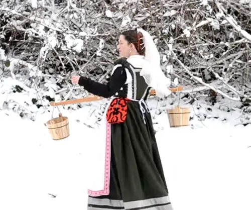Italian dress18