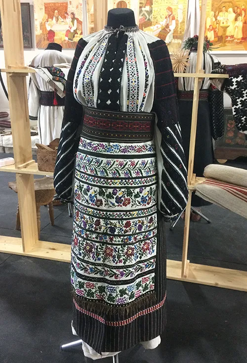 national attire of western Ukraine