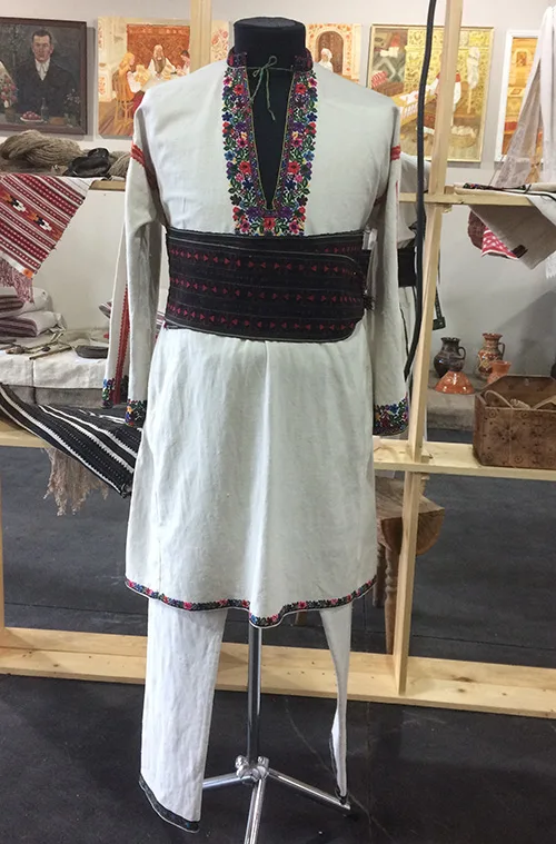 Men’s embroidered clothing – rare exhibits from Ukrainian museum and private collections