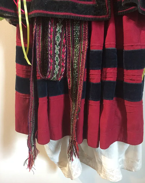 Vintage bride’s attire from central Ukraine, late 19th – early 20th century