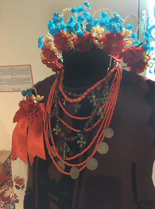 Authentic women’s attire from Kyiv region (capital of Ukraine), late 19th – early 20th century