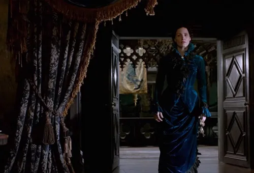 Crimson Peak show costumes