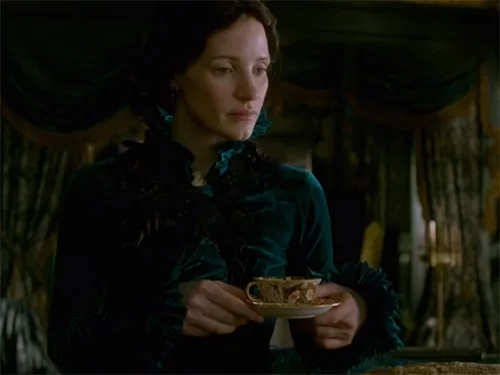 Crimson Peak show costumes