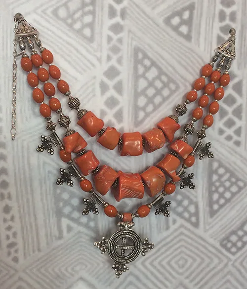 Magnificent necklaces made using vintage beads and pendants from different parts of the world (part 2)