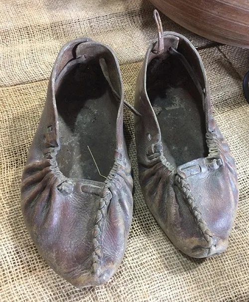Coarse everyday male shoes postoly from central Ukraine, the late 19th – early 20th century