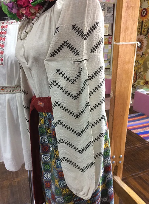 Vintage women’s embroidered shirt