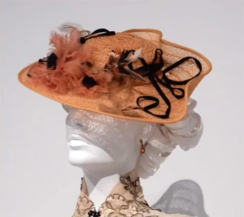 Crimson Peak show costumes