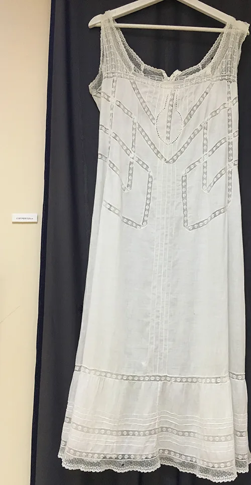Combinations foundation garment adorned with lace 19th century