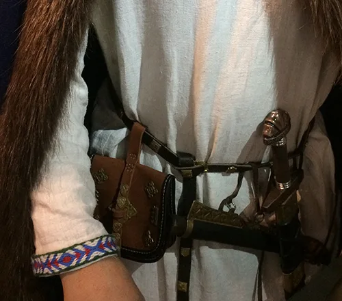 Reconstruction of attire from Kyivan Rus
