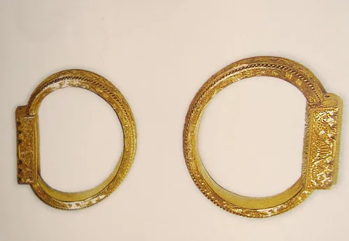 Tunisian traditional anklet named “kholkhal” – a fun way to learn more about your bride