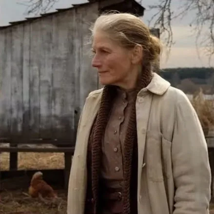 Show costumes in Canadian Anne with an E series