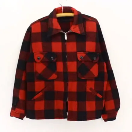 Show costumes in Canadian Anne with an E series