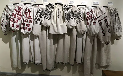Ukrainian floral embroidery on vintage women’s shirts. Embroidered flowers can be so cute!