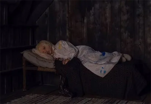 Movie costumes in folk horror film Midsommar