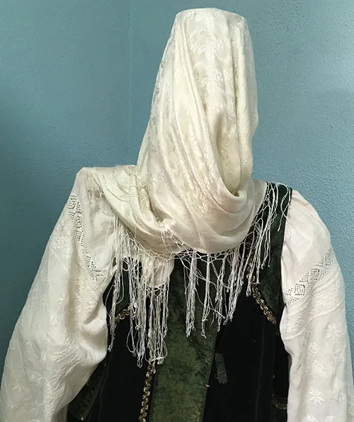 Festive attire of married woman from northern Ukraine late 19th – early 20th century
