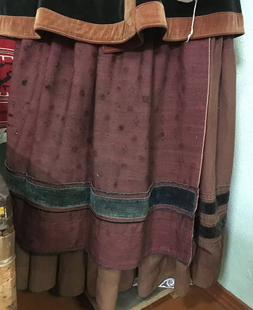 Festive clothing of married woman from northern Ukraine late 19th – early 20th century