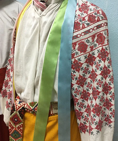 Traditional attire of bride from northern Ukraine late 19th – early 20th century