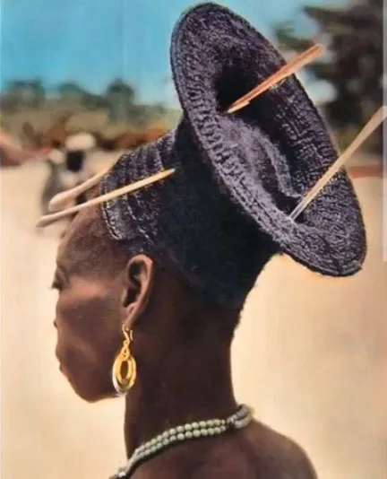 Mangbetu hairstyle tumburu