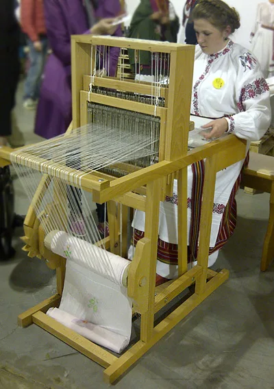 History and cute examples of horizontal weaving looms