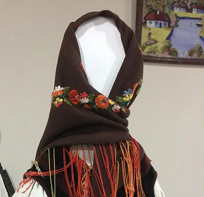 Hungarian women’s folk hairstyles and headdresses from child to widow