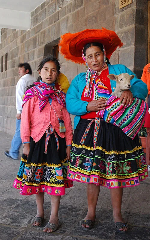 Peruvian pollera – striking wide skirt adorned with colorful weavings