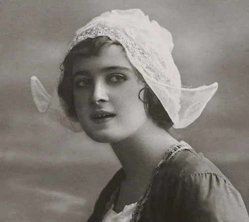 charming Dutch bonnet of Scandinavia