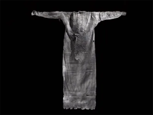 Burial clothing10